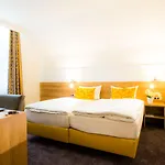 & Living Am Wartturm Hotel Spira