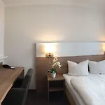 & Living Am Wartturm Hotel Špýr