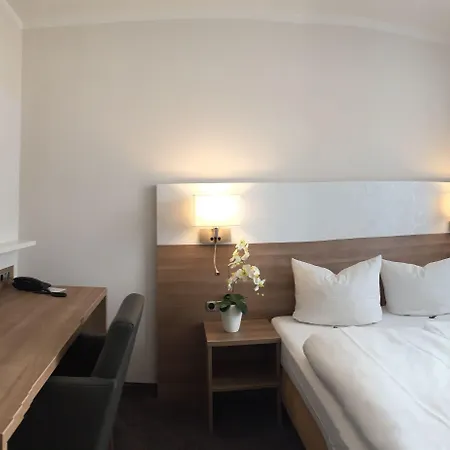 & Living Am Wartturm - & Hotel Speyer