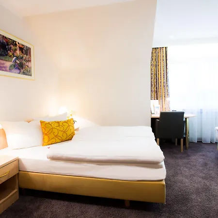 & Living Am Wartturm Hotel 3*
