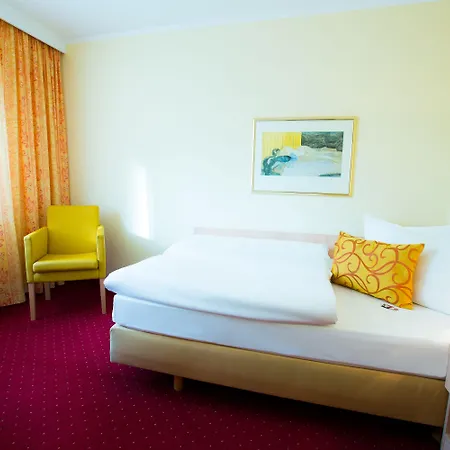 & Living Am Wartturm - & 3*