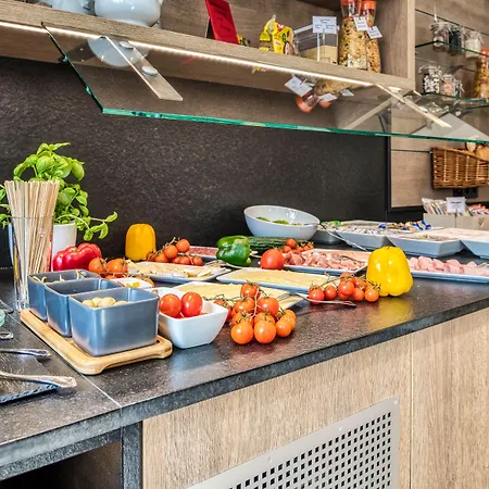 & Living Am Wartturm - & Hotell 3*