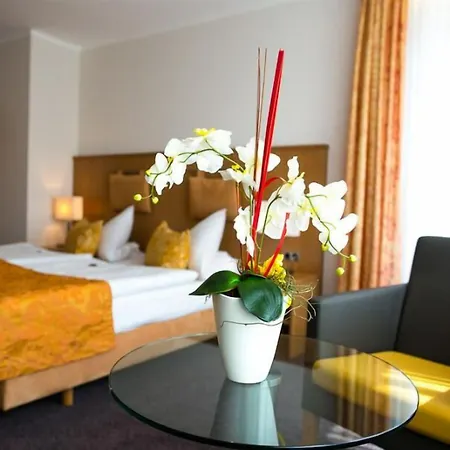 & Living Am Wartturm - & Hotell 3*