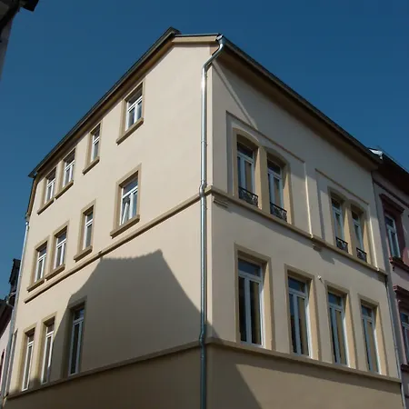 & Living Am Wartturm - & Hotel