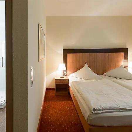 & Living Am Wartturm - & Hotel