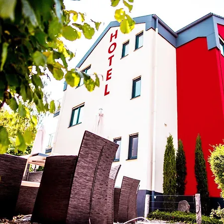 & Living Am Wartturm - & Hotel 3*