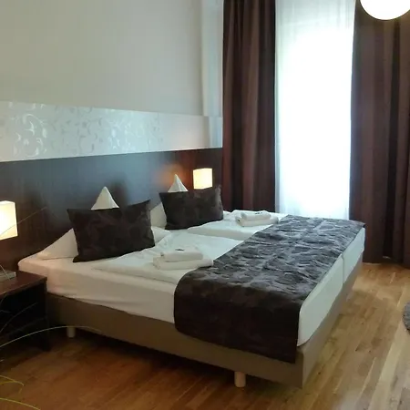 Hotel & Living Am Wartturm - & 3*