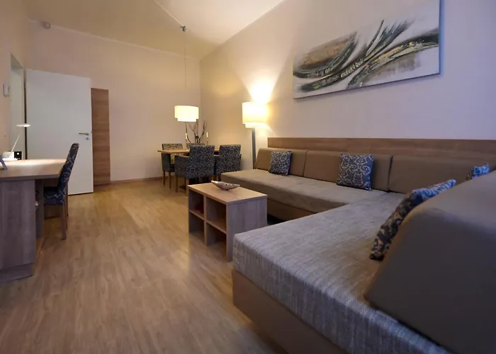 & Living Am Wartturm Hotel