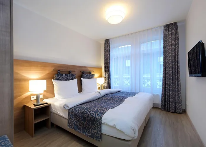 & Living Am Wartturm 3*