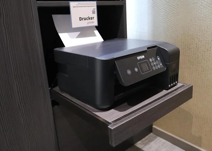 & Living Am Wartturm Spire