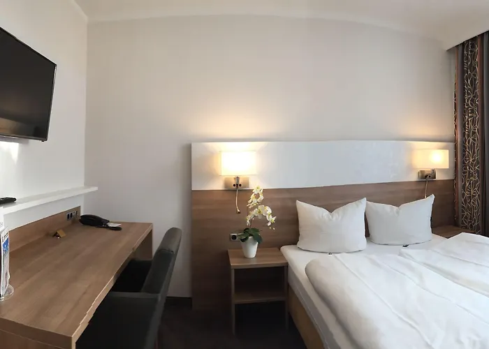 & Living Am Wartturm Hotel Speyer