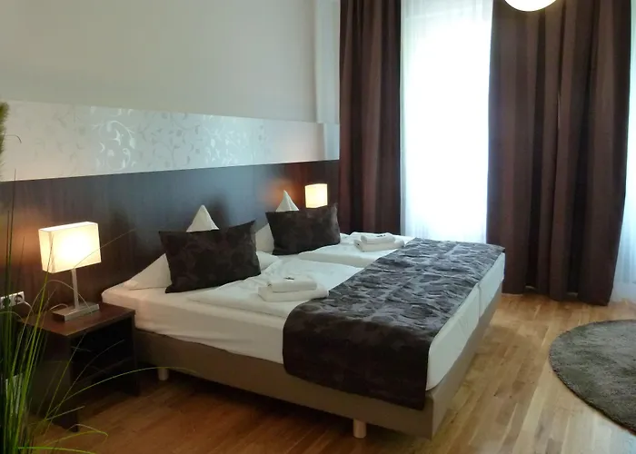 & Living Am Wartturm 3* Spire