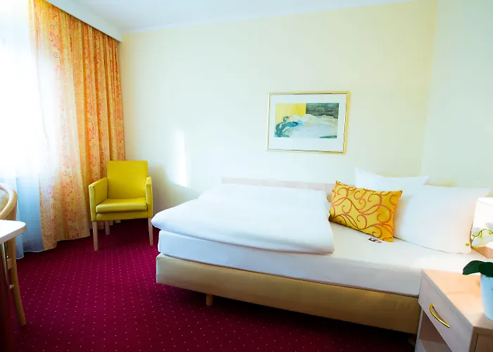 & Living Am Wartturm 3*