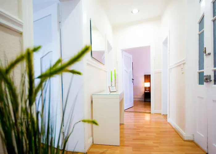 & Living Am Wartturm