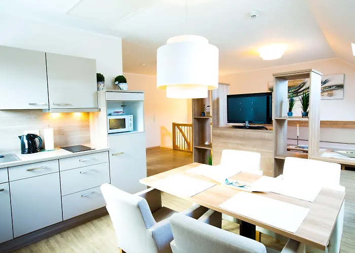 & Living Am Wartturm 3*