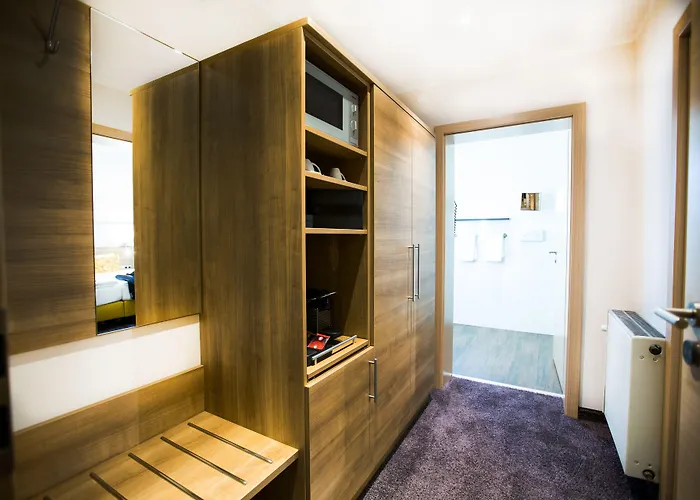 & Living Am Wartturm Hotel