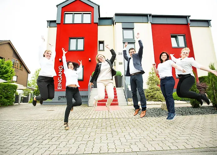 & Living Am Wartturm Spire