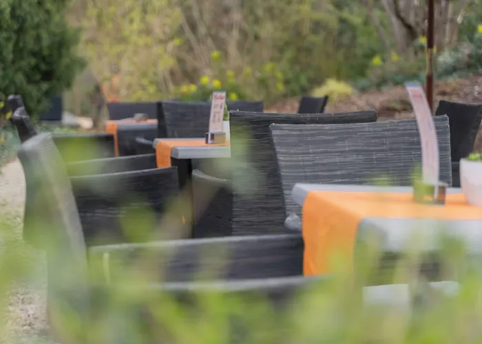 & Living Am Wartturm