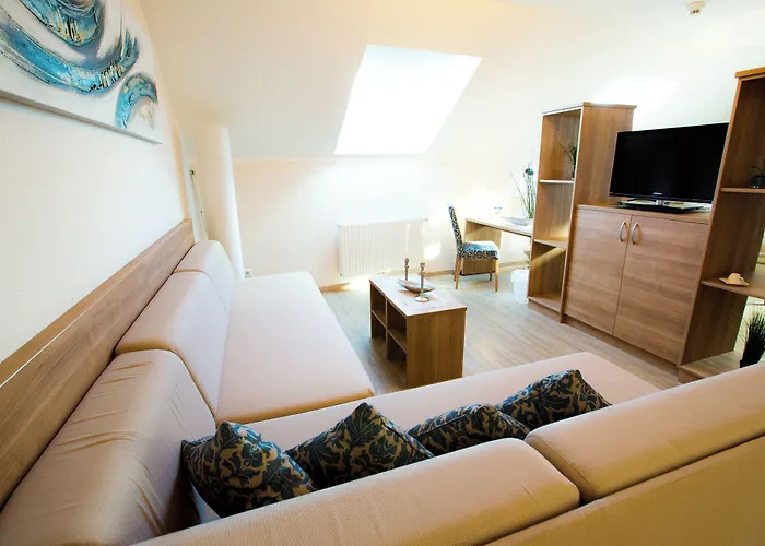 & Living Am Wartturm 3*